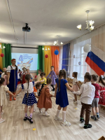 Конкурс чтецов и рисунков «Россия — Родина моя»
